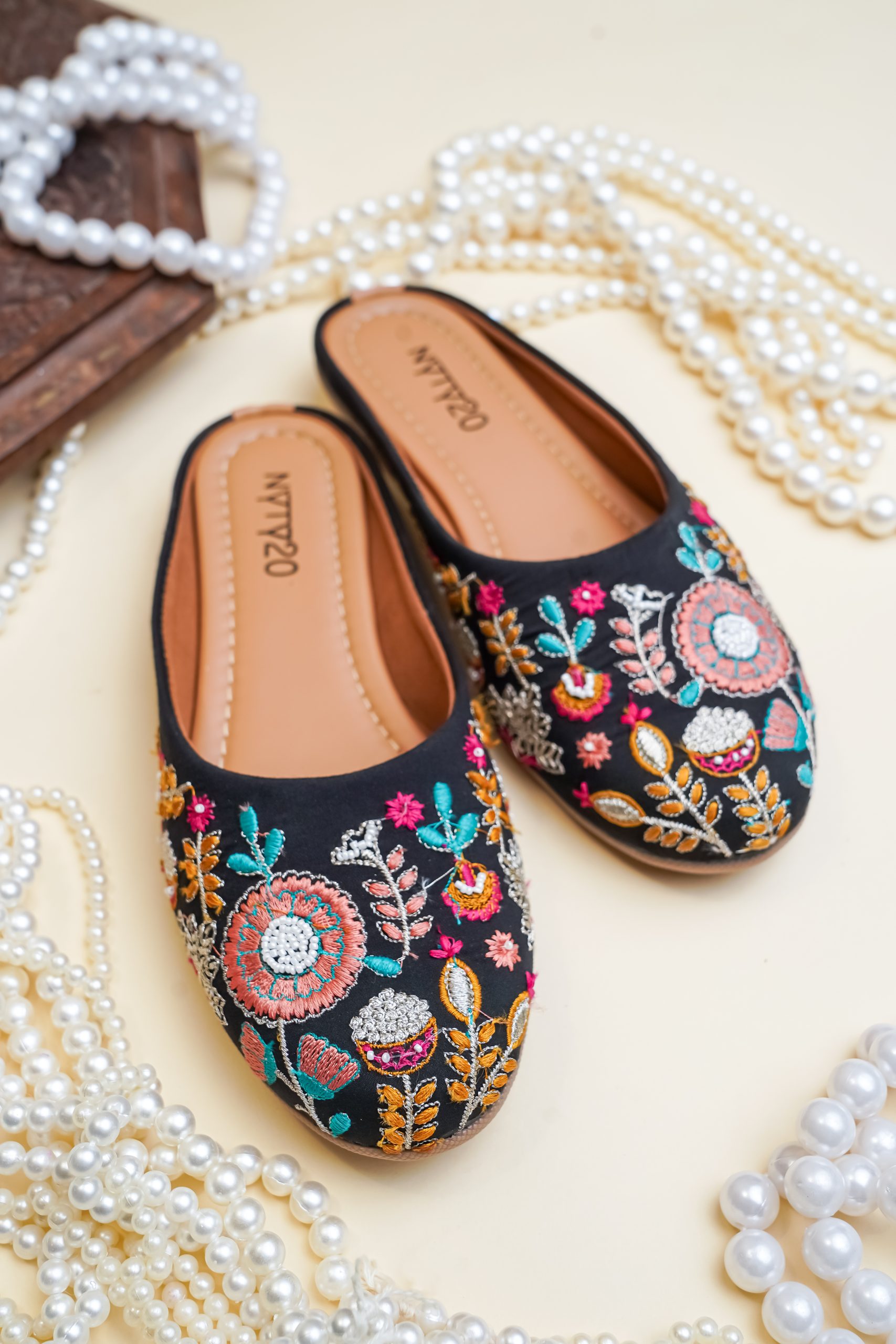 Women's Ethnic Embroidered Mules | Slip-On Juttis for Casual Comfortable Flat Mojaris - Image 7