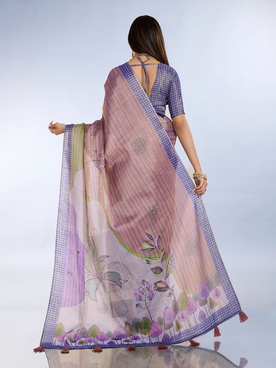 Lavender Floral Printed Saree - Image 7
