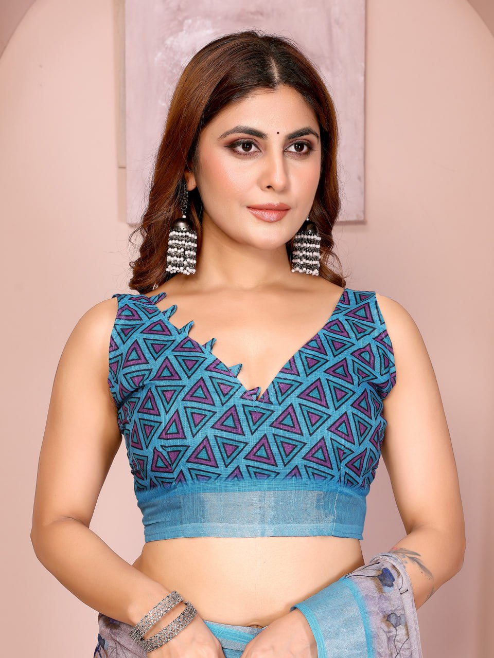 Elegant Linen Cotton Saree with Floral Print - Image 8