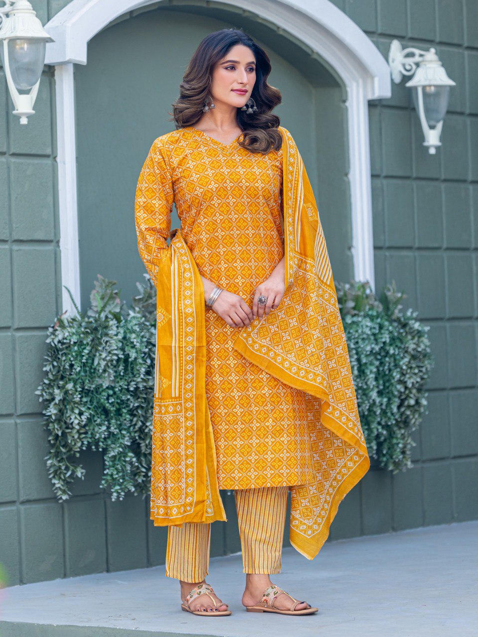 Fully Stiched Cotton Kurti Pant Dupatta - Image 2